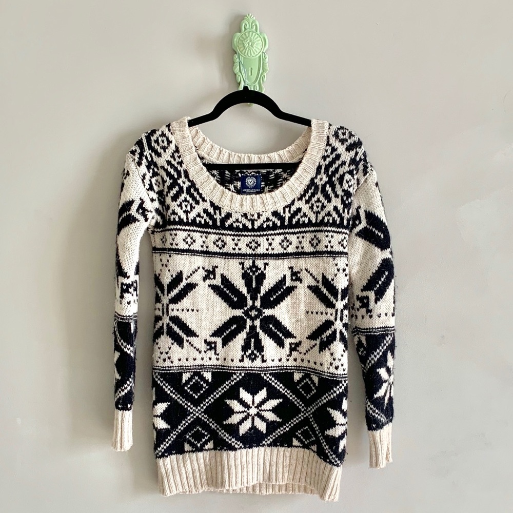 America Eagle Cozy Winter Motif Sweater Size Small